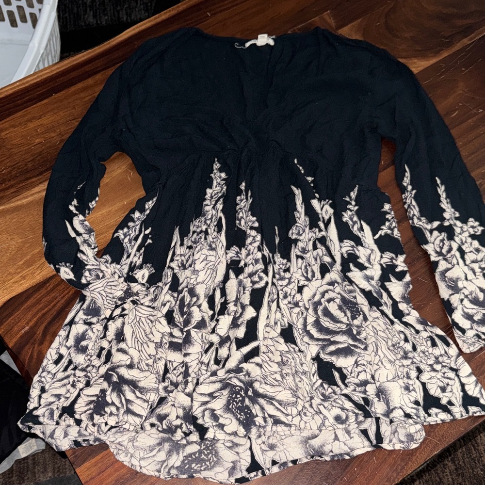 Billabong Black and White Floral dress